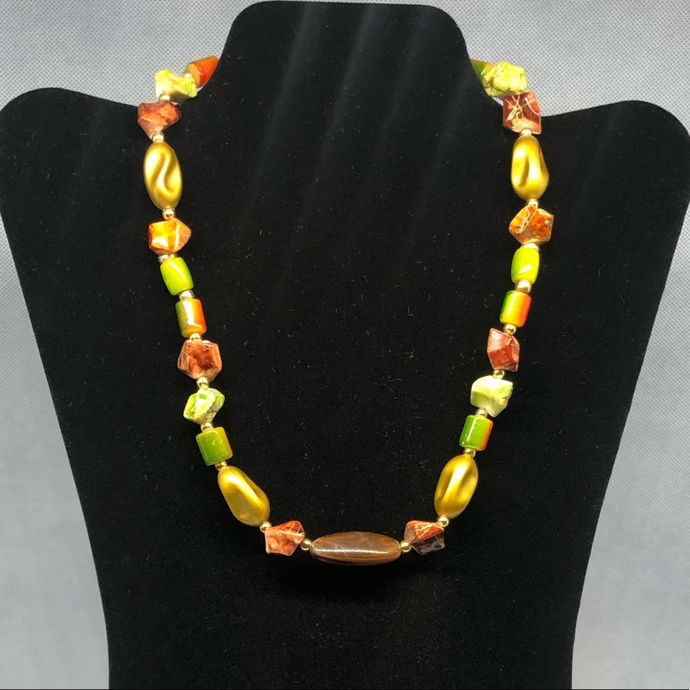MULTICOLOR BEAD NECKLACE